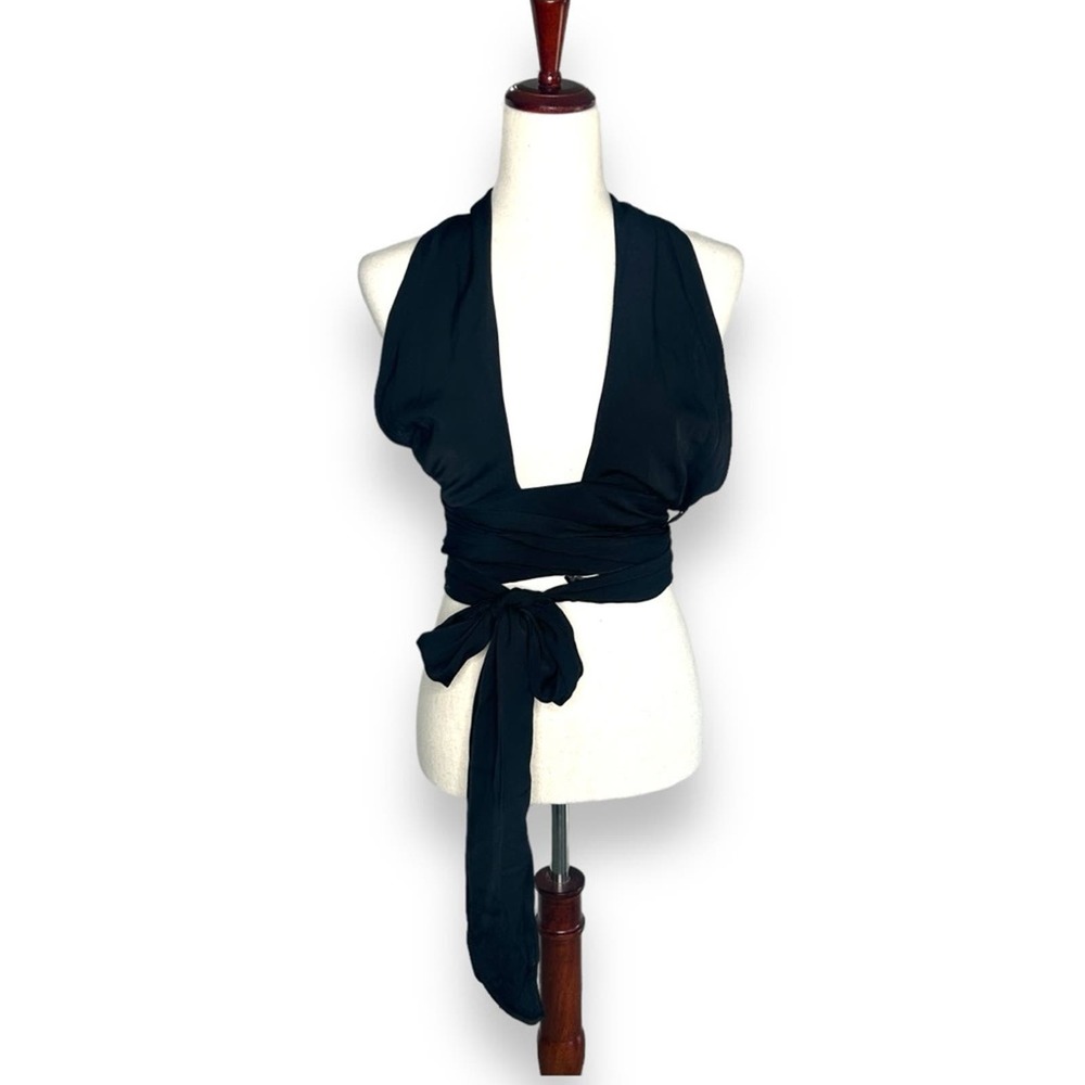 superdown Black Halter Crop Top - Picture 5 of 12